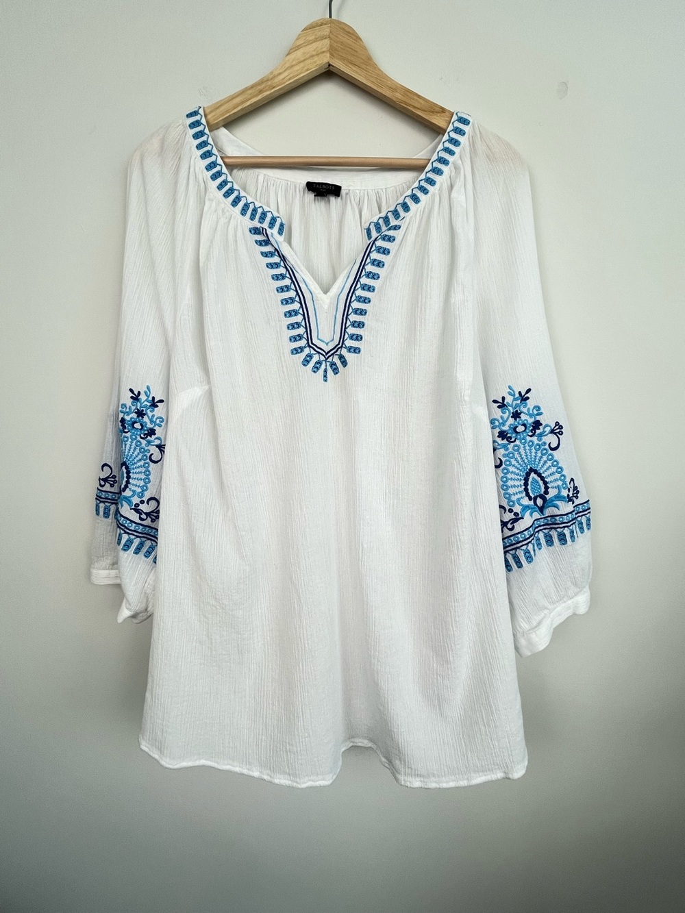 Talbots 100% cotton gauze white & blue embroidered boho peasant top, 2X.
